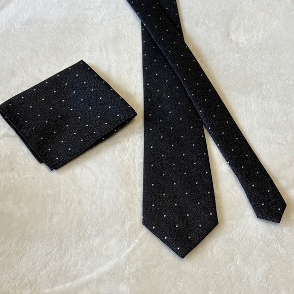 Silk Designer 58" Necktie & Matching Pocket Square Set Black W/ White Polka Dot - Picture 2 of 6